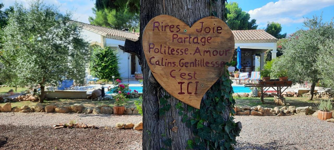 Bed and Breakfast Fenetre Sur Les Alpilles Saint-Martin-de-Crau Exterior foto