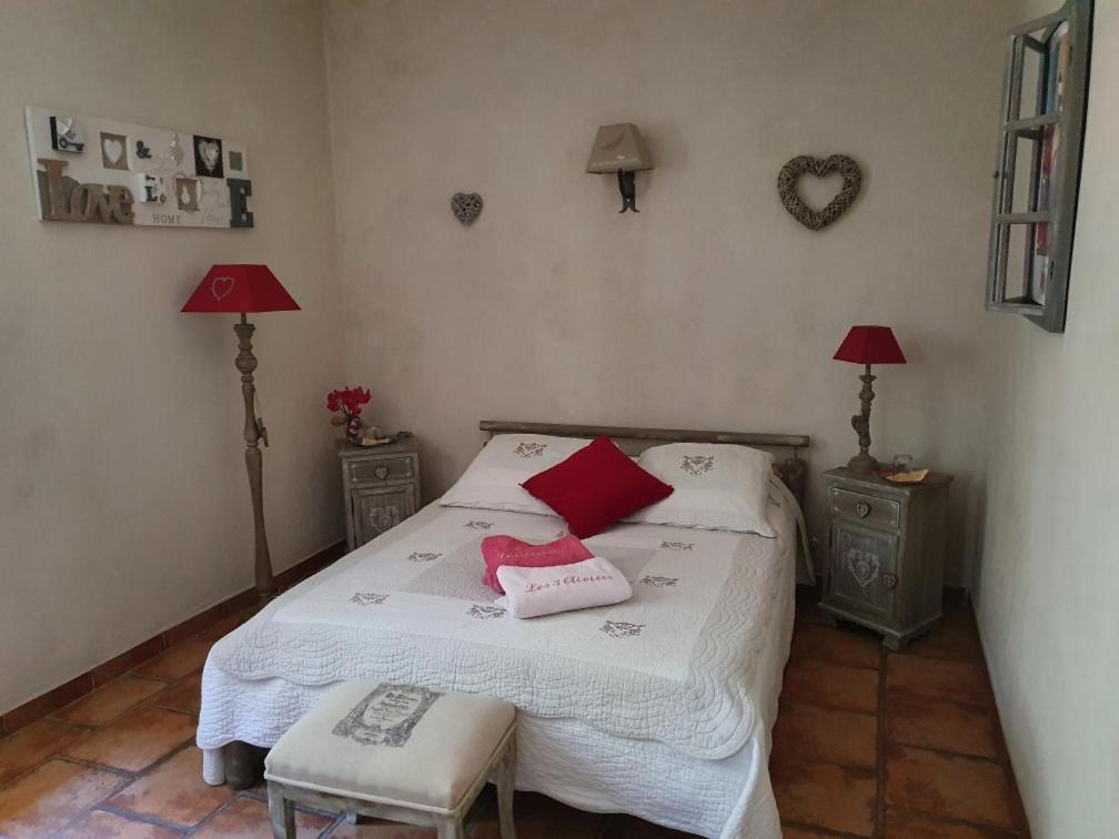 Bed and Breakfast Fenetre Sur Les Alpilles Saint-Martin-de-Crau Exterior foto
