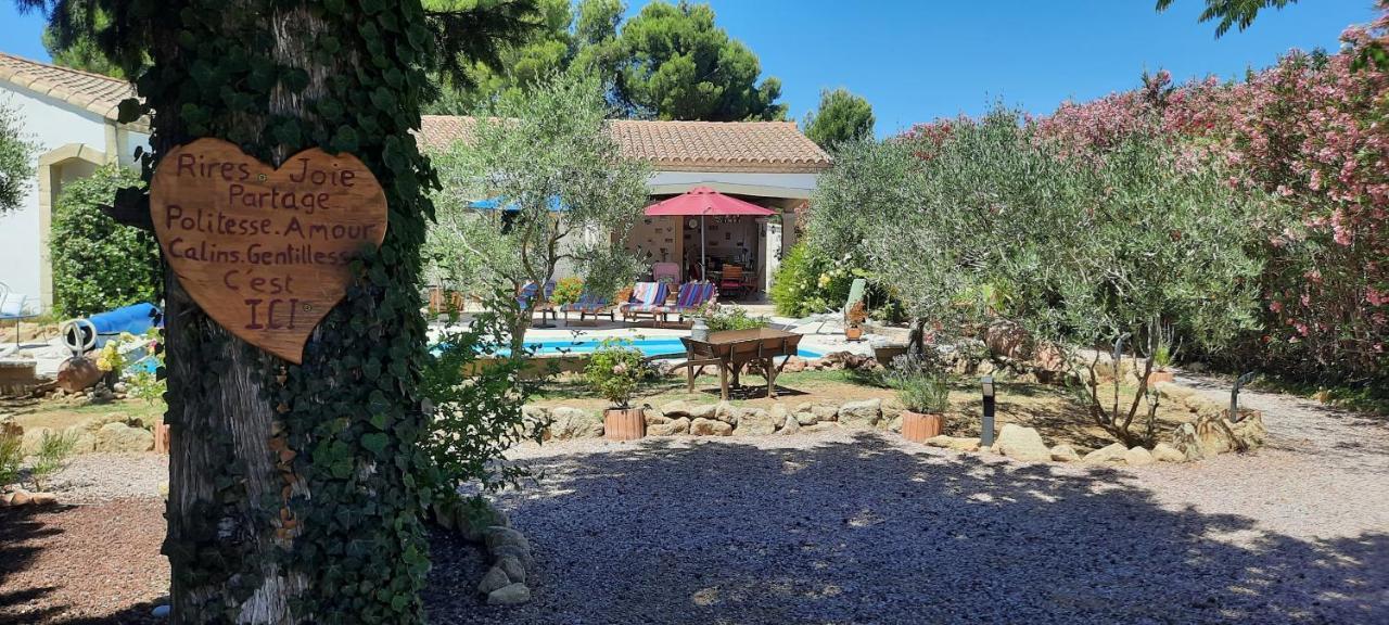 Bed and Breakfast Fenetre Sur Les Alpilles Saint-Martin-de-Crau Exterior foto